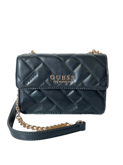 Bolsa Clutch GUESS Acolchada Rosa o Negra con Cadena Dorada – Estilo y Glamour Compacto
