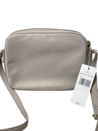 Bolsa Crossbody Tommy Hilfiger Beige | Compacta, Elegante y Original