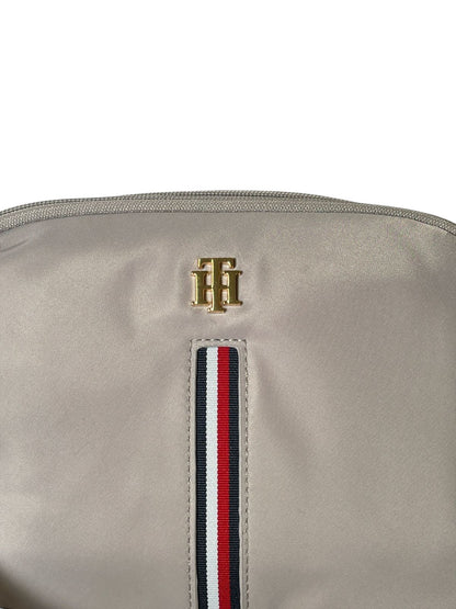 Bolsa Crossbody Tommy Hilfiger Beige | Compacta, Elegante y Original