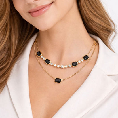 Collar Doble Elegante en Dorado de Anne Klein.